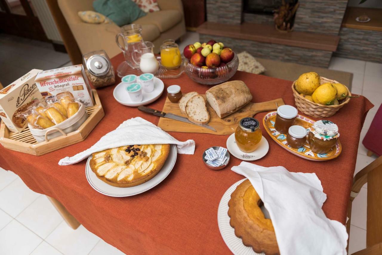B&B Albachiara Casa Di Campagna Ogliastro Cilento Bagian luar foto