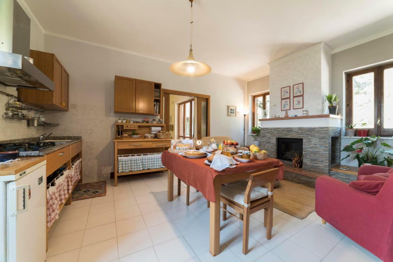 B&B Albachiara Casa Di Campagna Ogliastro Cilento Bagian luar foto