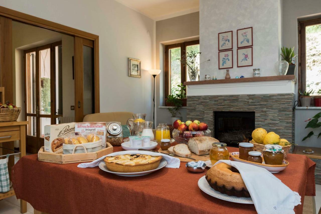 B&B Albachiara Casa Di Campagna Ogliastro Cilento Bagian luar foto